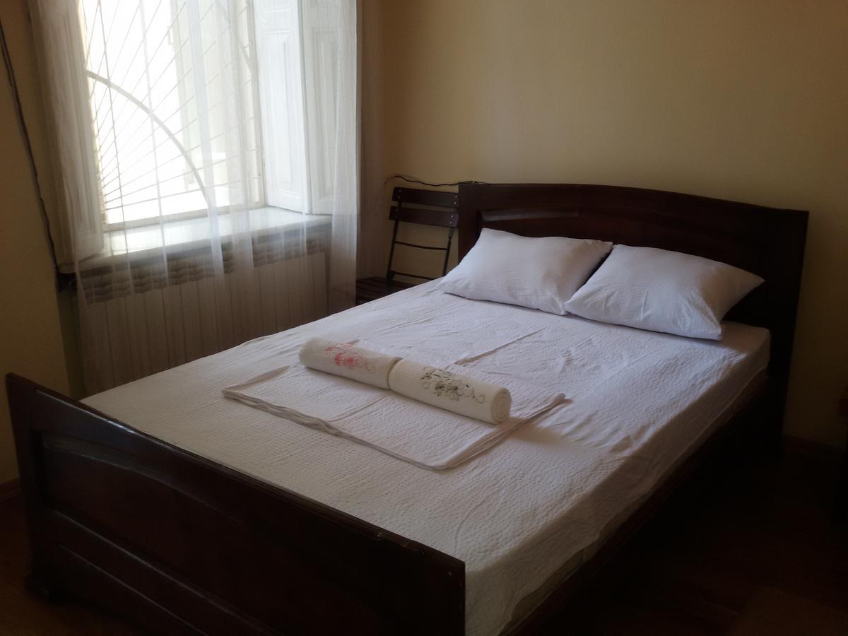 巴统 Mar Nero旅舍 外观 照片